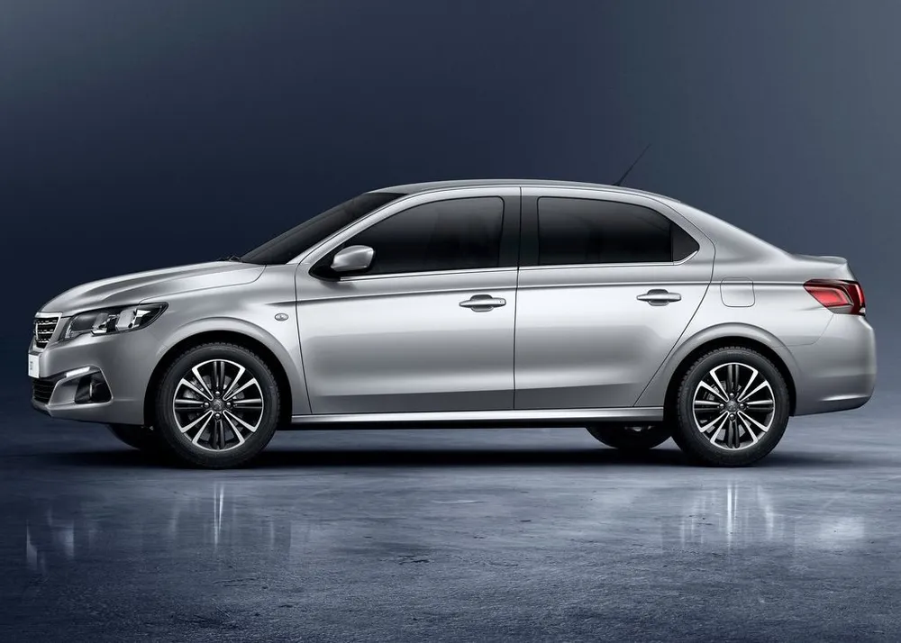 Louer une Peugeot 301 diesel économique à Fès